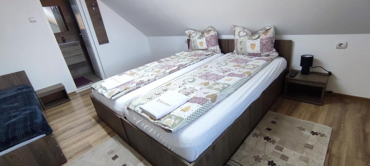 Farkaslaki Panorama Vendeghaz Hotel Lupeni  Buitenkant foto